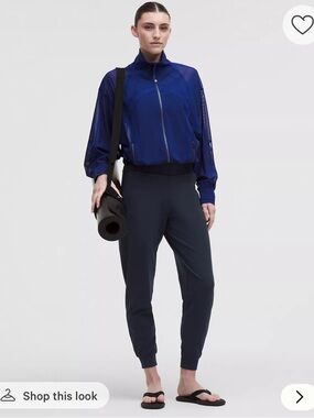 Lululemon Align High-Rise Jogger Size 6 in Navy